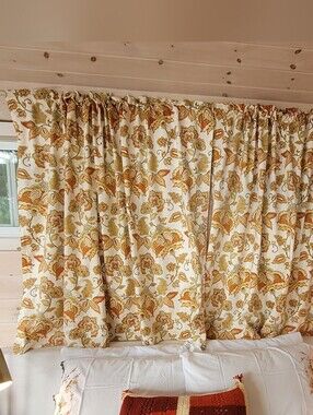 Retro Draperies 90's Floral